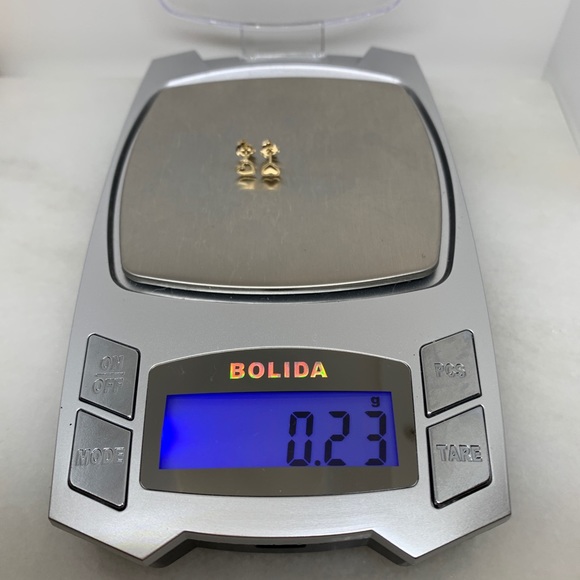 14K Gold Small 5mm Heart Stud Earrings - Picture 8 of 8